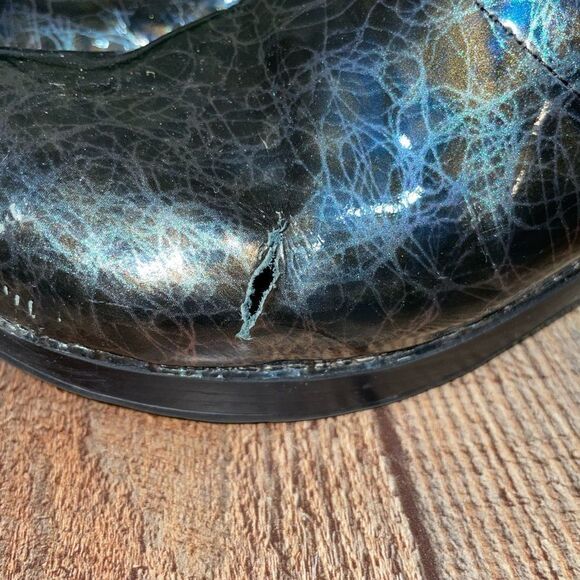 dansko nursing clogs *damaged* - Picture 3 of 11